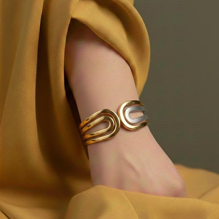 Chic Chainlink Bracelet