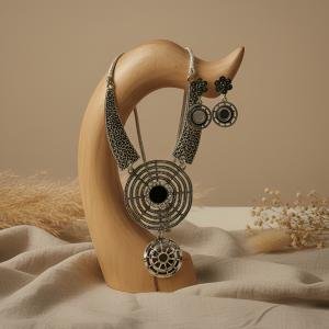 Chic Cascade Necklace